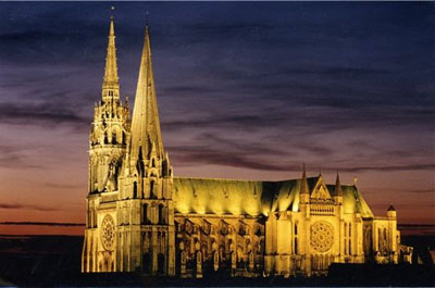 cathédrale de Chartres la nuit